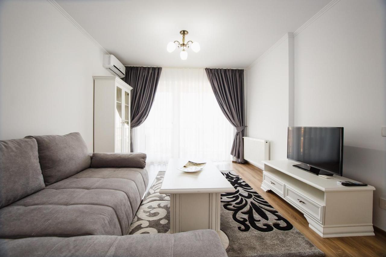 Bright & Elegant Central Apartment Oradea Exterior foto