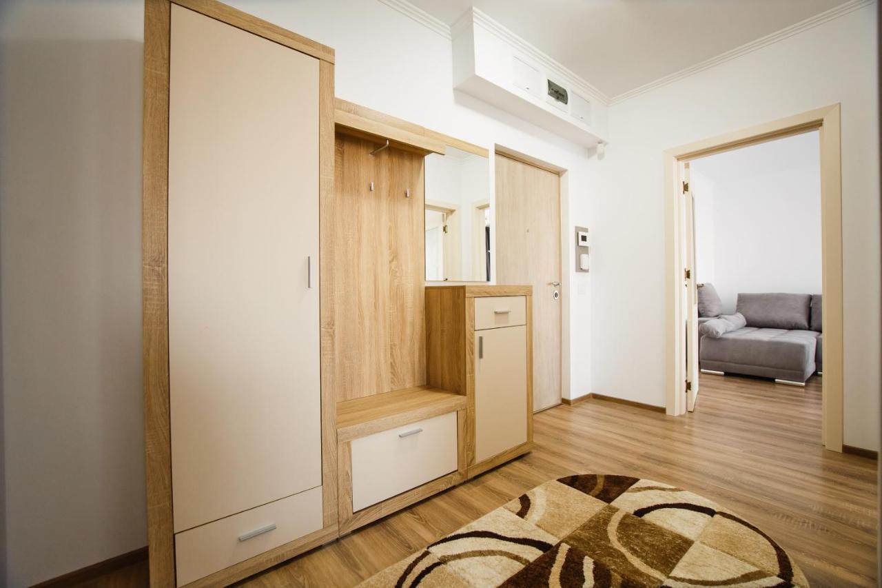 Bright & Elegant Central Apartment Oradea Exterior foto